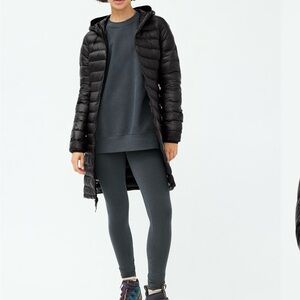Aritzia TNA Black Puffer Jacket Botanie super light